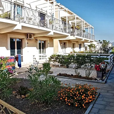 Asinaro - Fronte Mare 4*